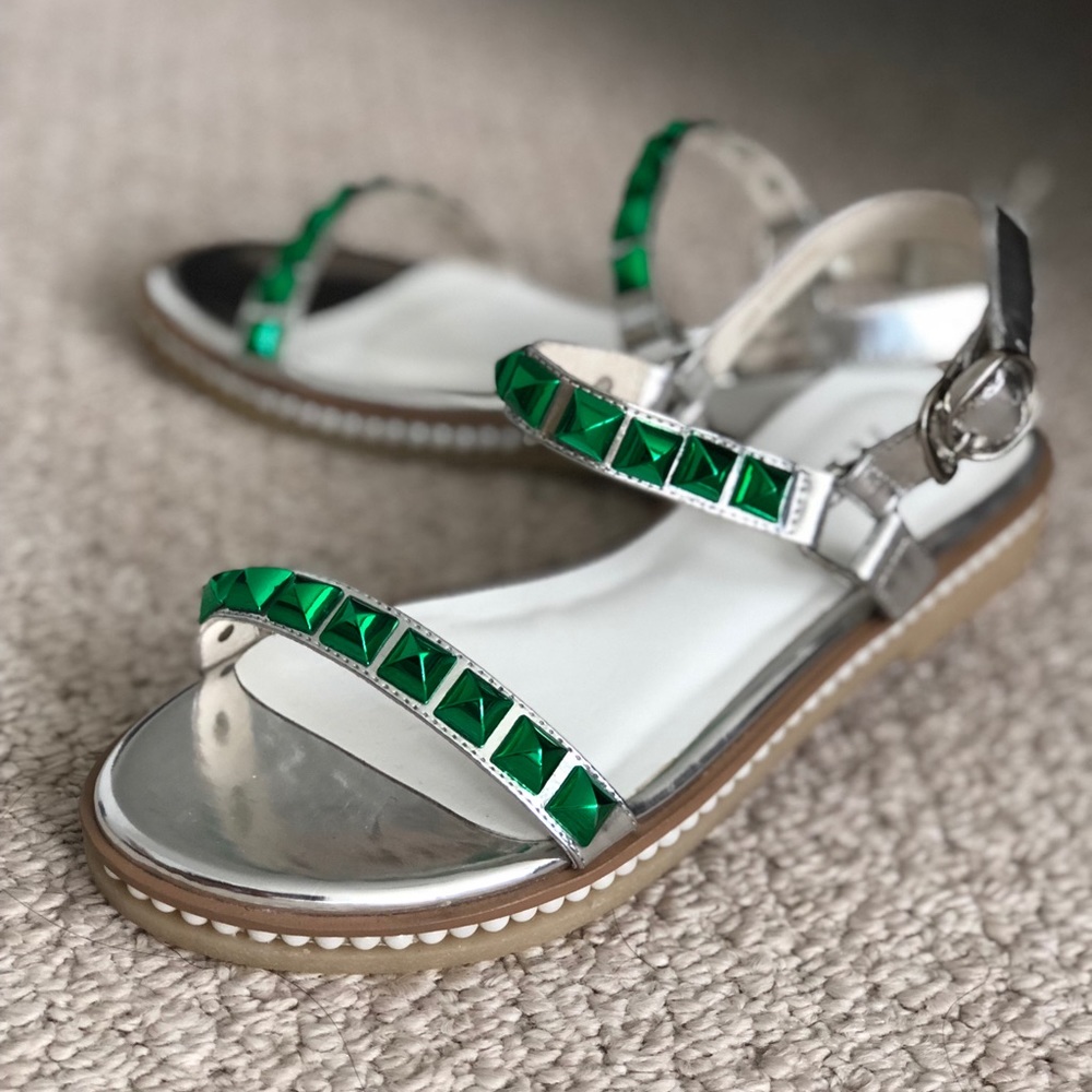 Silver green cute sandals!